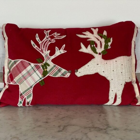 PIER 1 Reindeer Antler Wreath Applique Fringe Lumbar Pillow Red Rectangle - Picture 1 of 16
